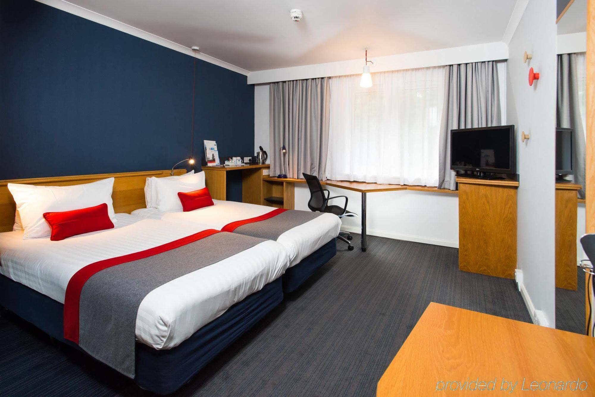 Holiday Inn Express Stirling By Ihg Exterior foto