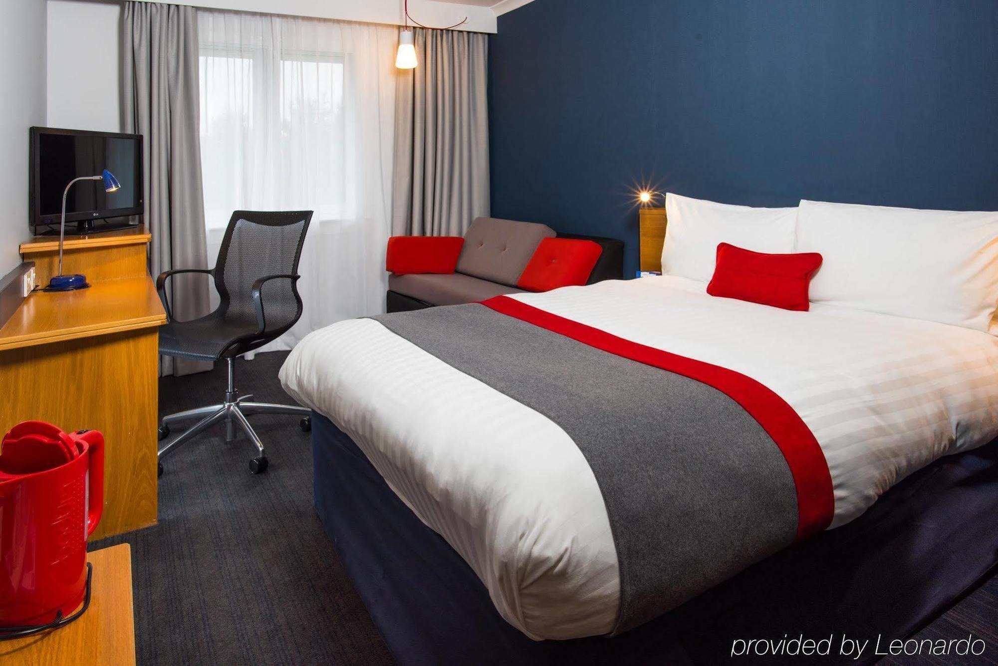Holiday Inn Express Stirling By Ihg Exterior foto